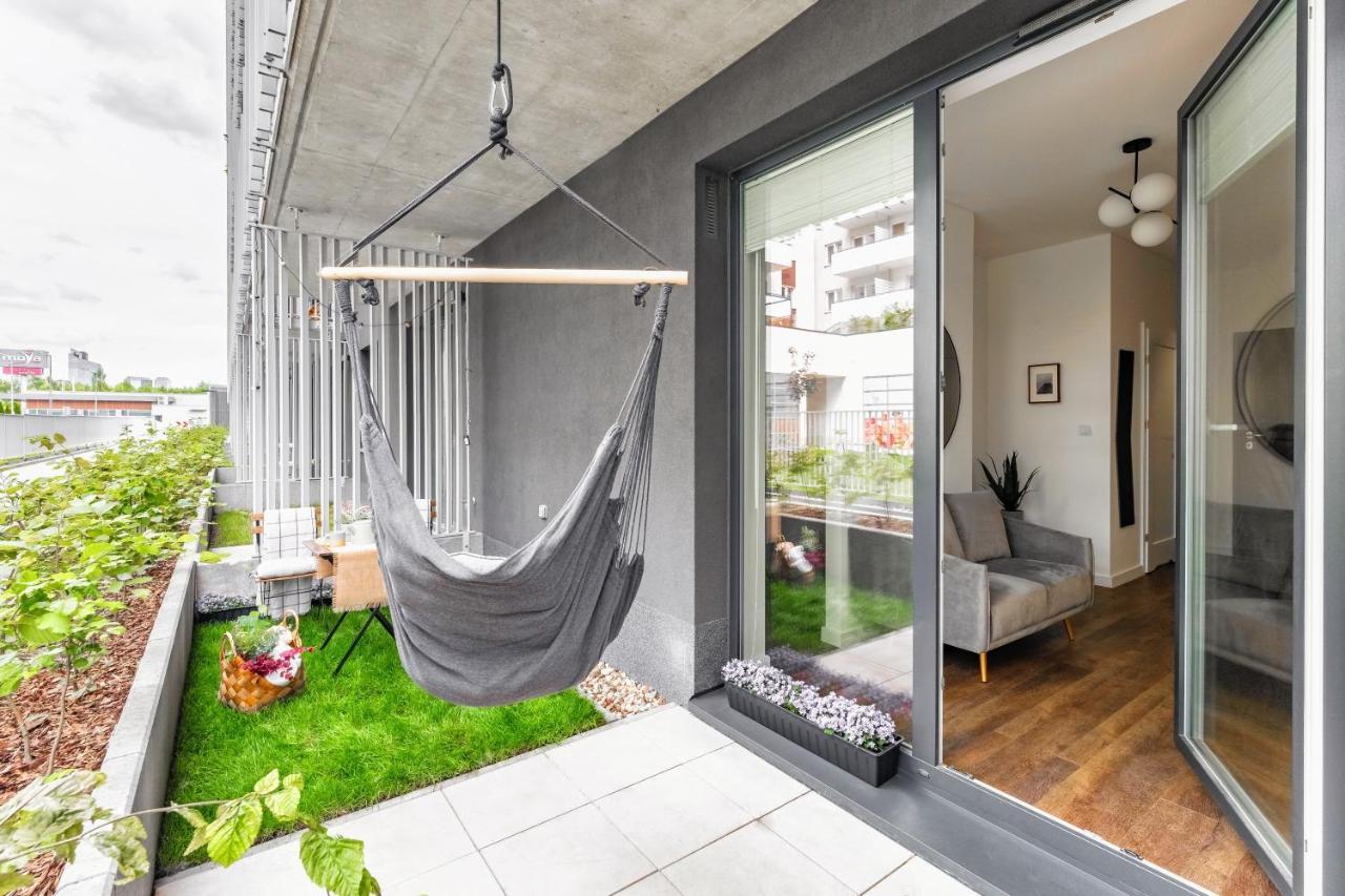 Apartment Mieszkanie Z Mini Ogrodkiem Hamak Brazylijski Warschau